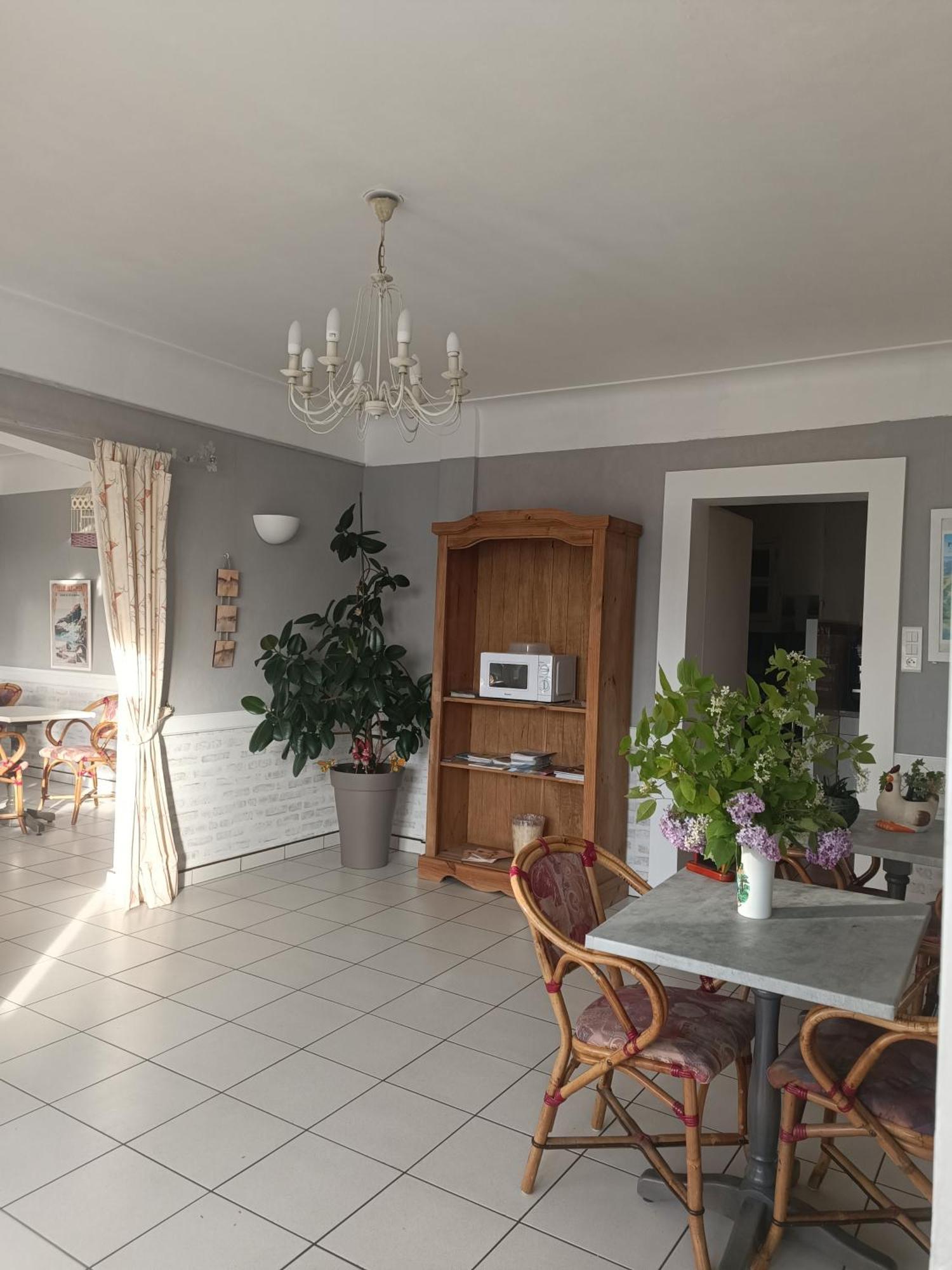 Hotel Le Beauregard ديفون-ليه-بان، أين المظهر الخارجي الصورة