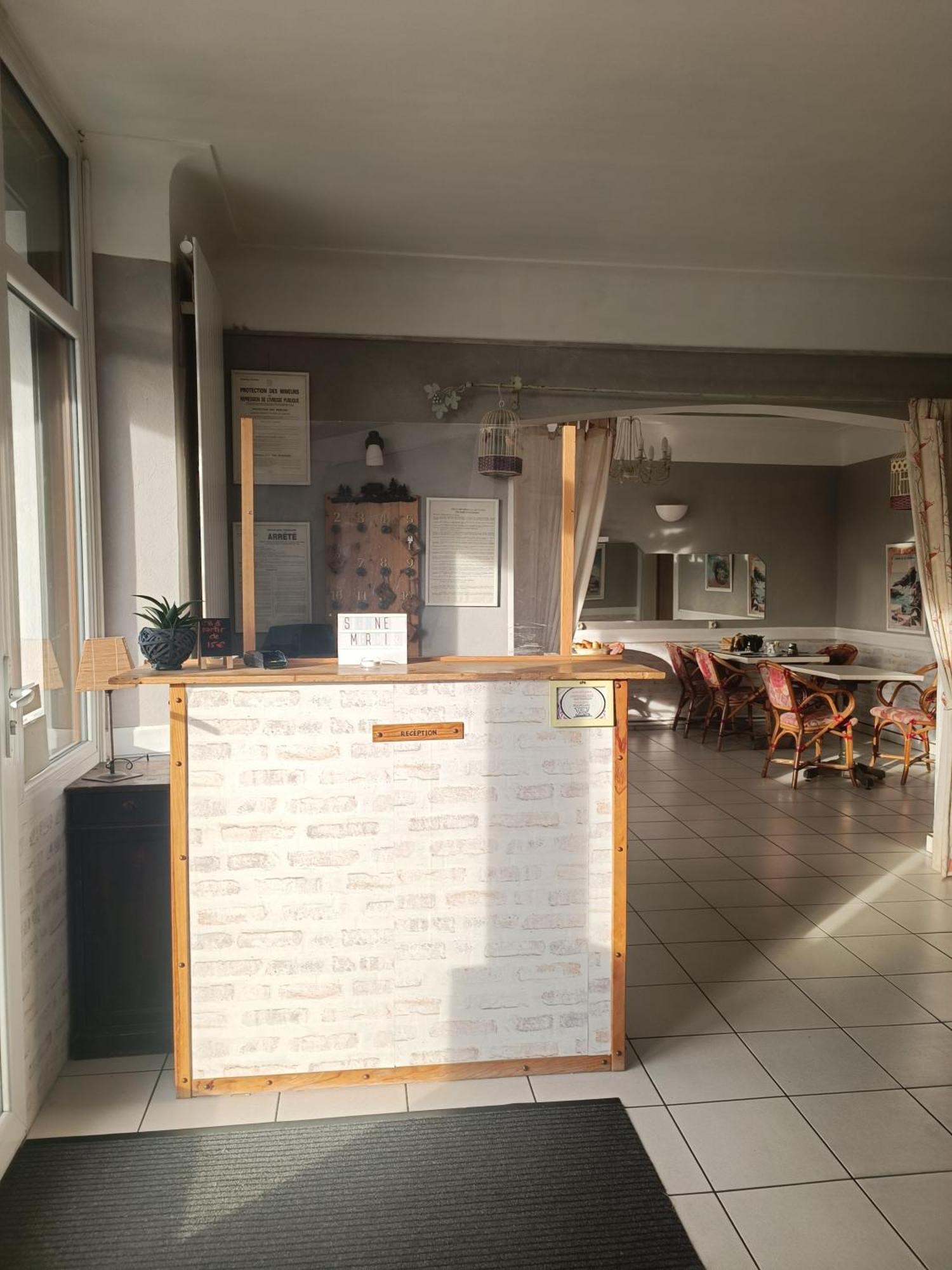 Hotel Le Beauregard ديفون-ليه-بان، أين المظهر الخارجي الصورة