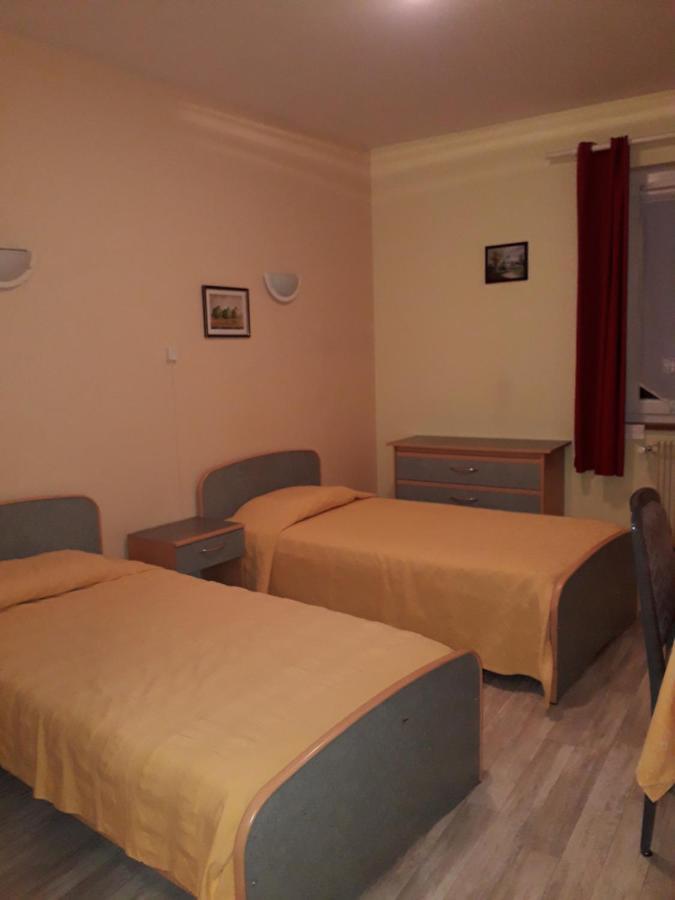 Hotel Le Beauregard ديفون-ليه-بان، أين المظهر الخارجي الصورة