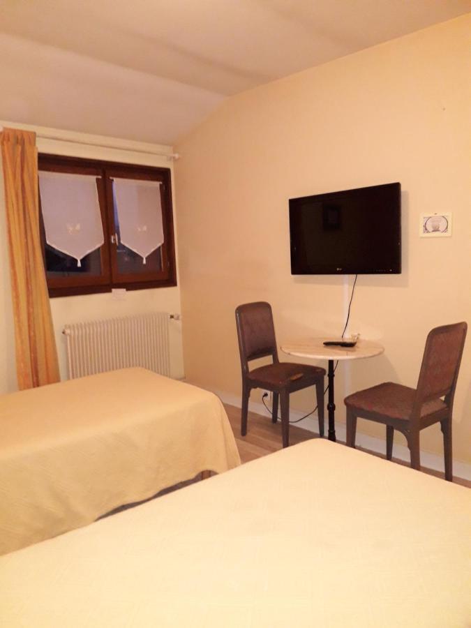 Hotel Le Beauregard ديفون-ليه-بان، أين المظهر الخارجي الصورة